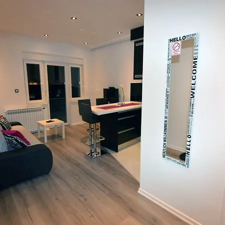Maks&mir Apartamento *